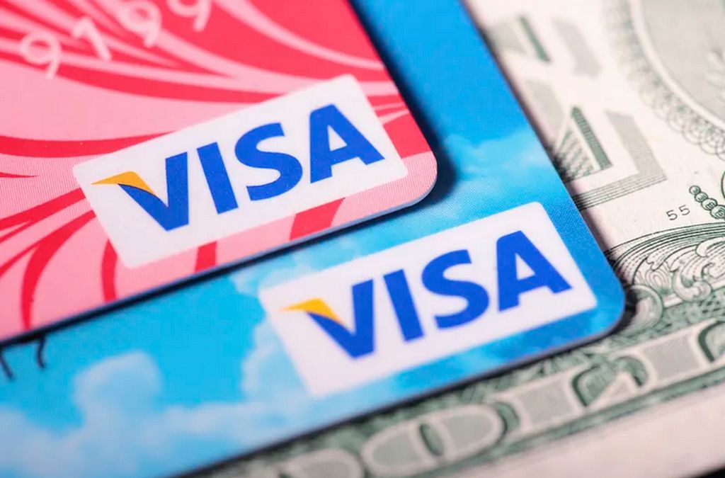 un paio di carte di pagamento VISA