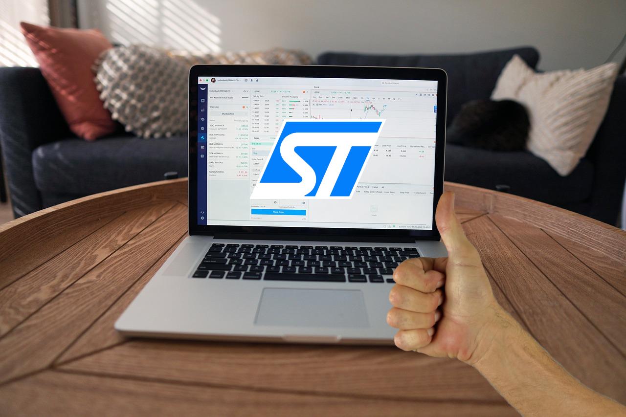 logo STM su desktop