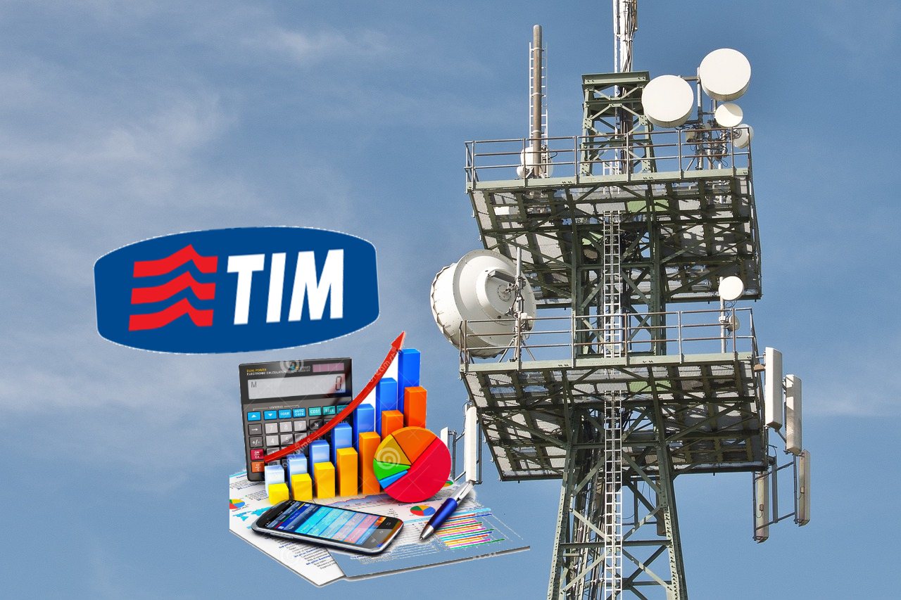 torre di telecomunicazioni con logo di TIM