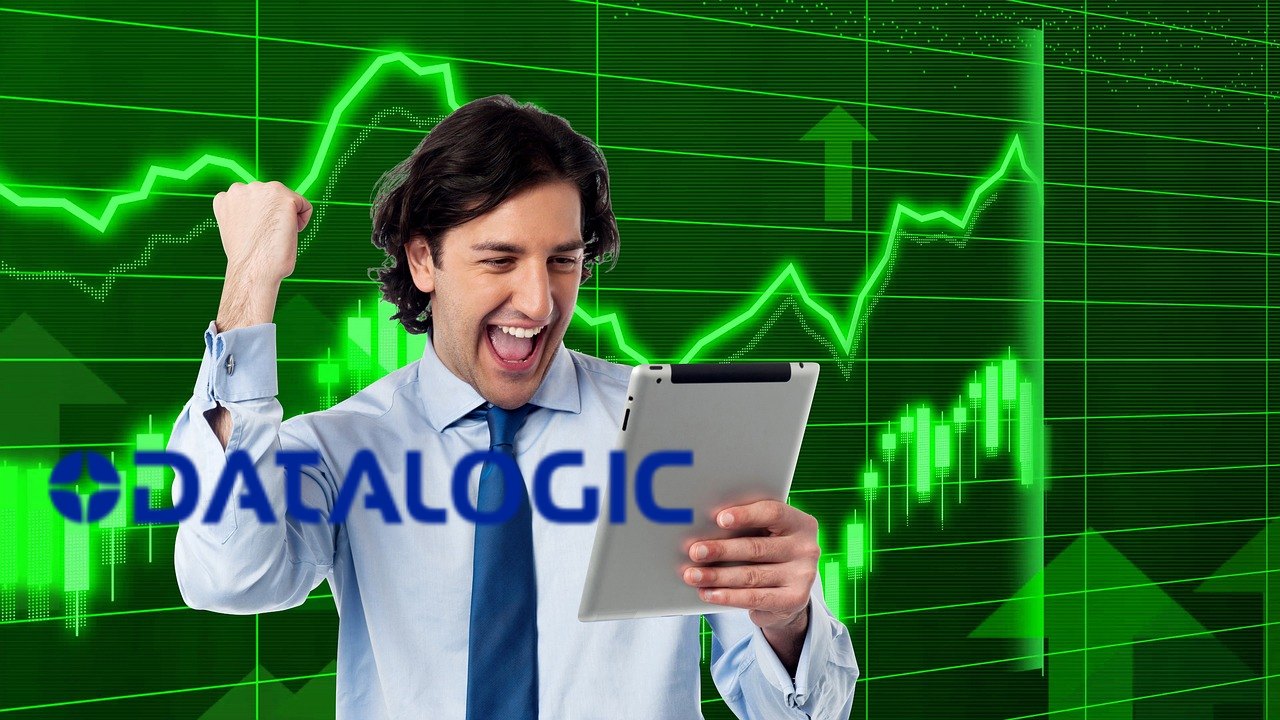 investitore che esulta e logo di Datalogic