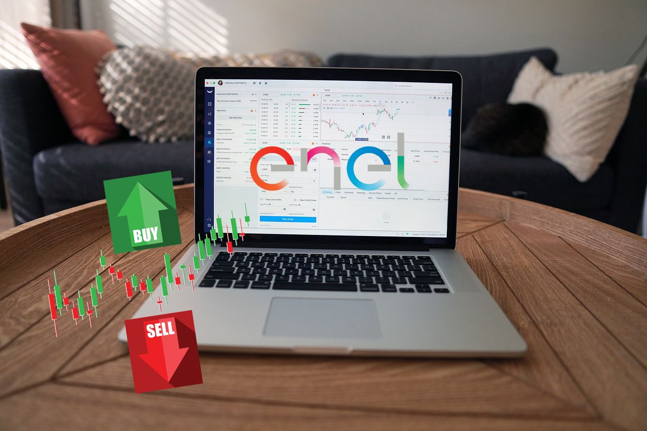 laptop con il logo di Enel