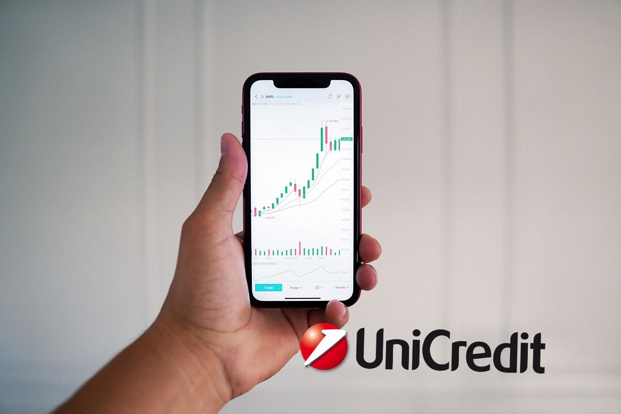 mobile trading e logo di Unicredit