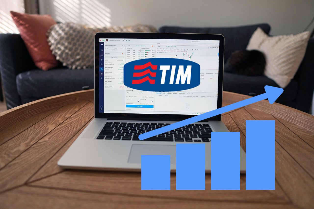 logo di TIM su laptop