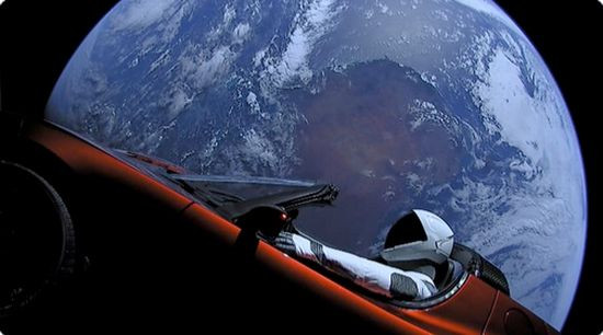 La Tesla Nello Spazio Il Suo Viaggio Col Falcon Heavy Porta L Auto Di Elon Musk Vicino A Marte Borsainside Com